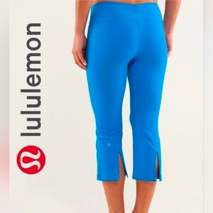 Lululemon Gather & Crow Crop Beaming Blue EUC Size 4